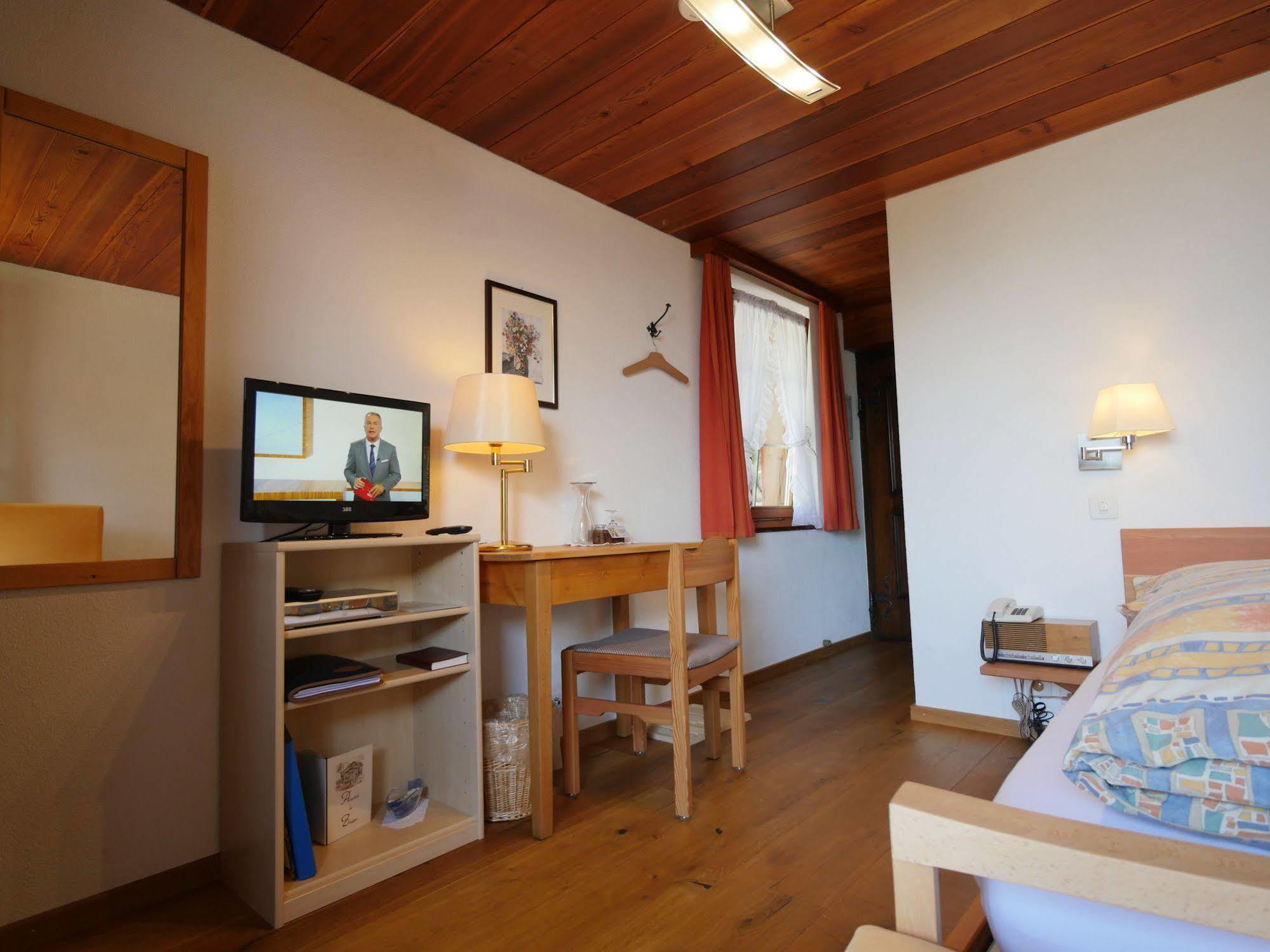 Hotel Alpenblick Zeneggen Eksteriør bilde